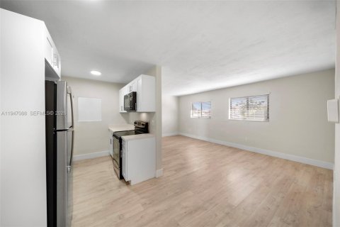 Снять в аренду квартиру в Хайалиа, Флорида 1 спальня, 65.03м2, № 2003483 - фото 2