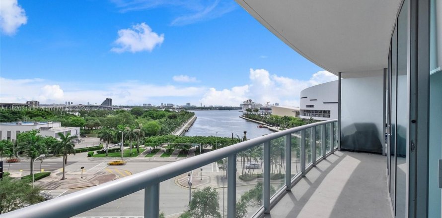 Condo in Miami, Florida, 2 bedrooms  № 1867688