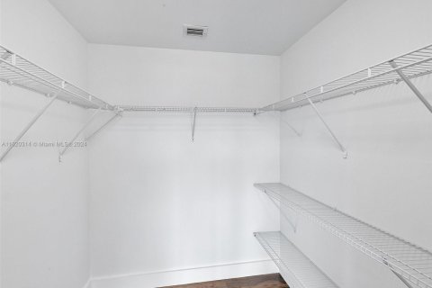 Condo in Miami, Florida, 2 bedrooms  № 1867688 - photo 14