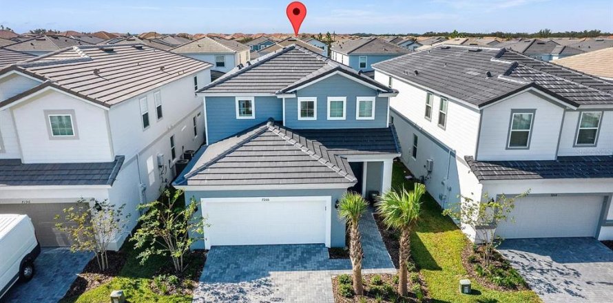 House in Davenport, Florida 5 bedrooms, 293.01 sq.m. № 1918485