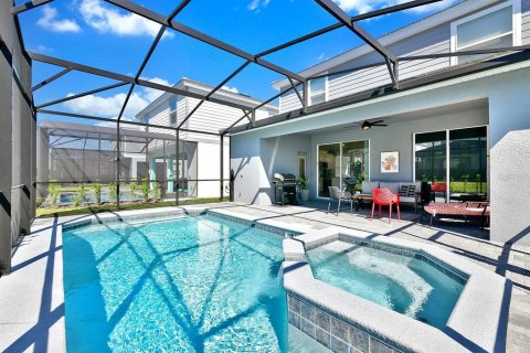 House in Davenport, Florida 5 bedrooms, 293.01 sq.m. № 1918485 - photo 28