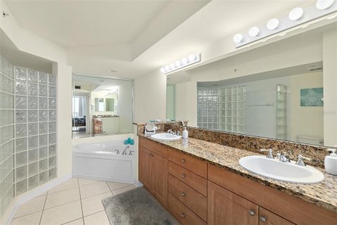 Купить кондоминиум в Дейтона - Бич-Шорс, Флорида 6 комнат, 192.49м2, № 1914781 - фото 20