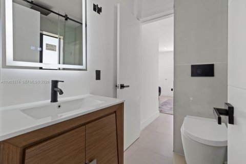 Villa ou maison à vendre à Hallandale Beach, Floride: 3 chambres, 157.84 m2 № 2025166 - photo 14