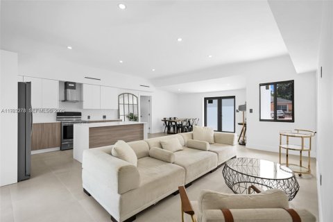 Villa ou maison à vendre à Hallandale Beach, Floride: 3 chambres, 157.84 m2 № 2025166 - photo 6