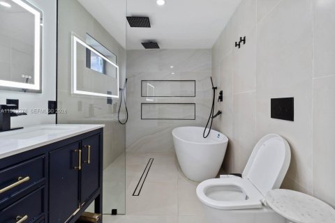 Villa ou maison à vendre à Hallandale Beach, Floride: 3 chambres, 157.84 m2 № 2025166 - photo 10