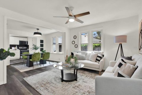 House in Saint Petersburg, Florida 2 bedrooms, 72 sq.m. № 1905898 - photo 5
