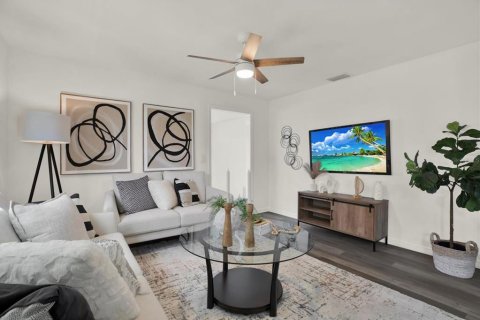 House in Saint Petersburg, Florida 2 bedrooms, 72 sq.m. № 1905898 - photo 6
