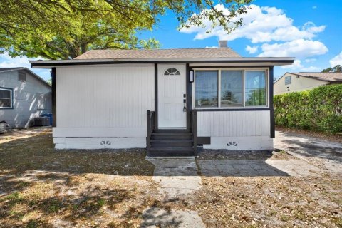 House in Saint Petersburg, Florida 2 bedrooms, 72 sq.m. № 1905898 - photo 7