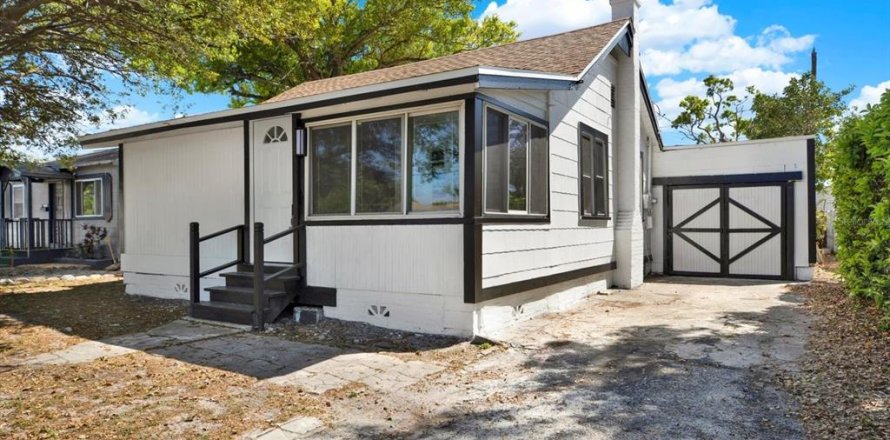 House in Saint Petersburg, Florida 2 bedrooms, 72 sq.m. № 1905898