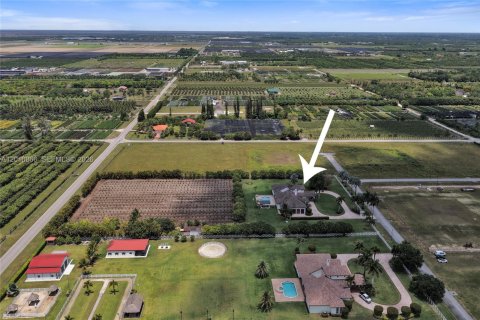 Villa ou maison à vendre à Homestead, Floride: 5 chambres, 510.68 m2 № 2076585 - photo 7