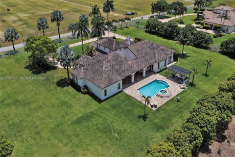 Villa ou maison à vendre à Homestead, Floride: 5 chambres, 510.68 m2 № 2076585 - photo 4