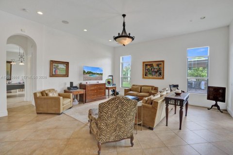 Villa ou maison à vendre à Homestead, Floride: 5 chambres, 510.68 m2 № 2076585 - photo 17