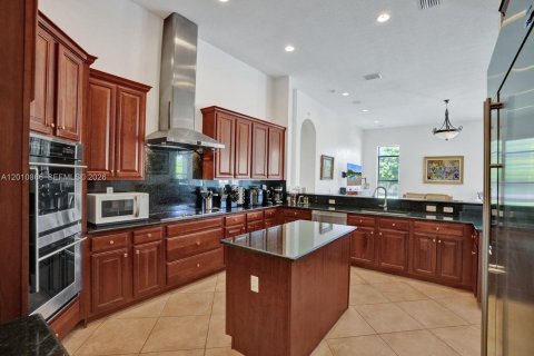 Villa ou maison à vendre à Homestead, Floride: 5 chambres, 510.68 m2 № 2076585 - photo 15