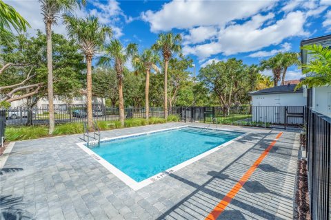 Adosado en Pembroke Park, Florida 3 dormitorios, 118.54 m2 № 2268424