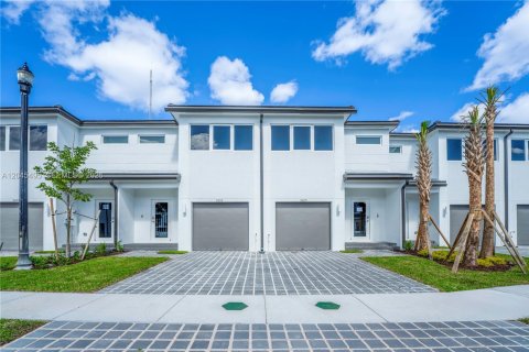 Adosado en venta en Pembroke Park, Florida, 3 dormitorios, 118.54 m2 № 2268424 - foto 5