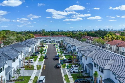 Adosado en venta en Pembroke Park, Florida, 3 dormitorios, 118.54 m2 № 2268424 - foto 13
