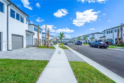 Adosado en venta en Pembroke Park, Florida, 3 dormitorios, 118.54 m2 № 2268424 - foto 6