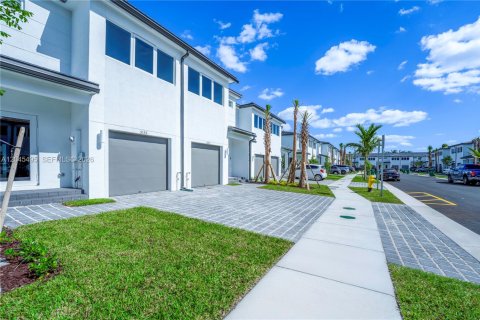 Adosado en venta en Pembroke Park, Florida, 3 dormitorios, 118.54 m2 № 2268424 - foto 8