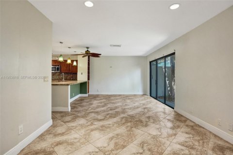 Villa ou maison à vendre à Jupiter, Floride: 2 chambres, 186.64 m2 № 2010289 - photo 7