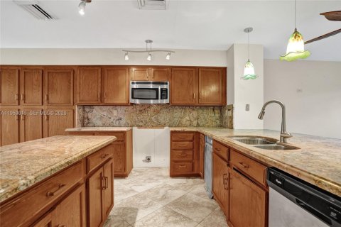 Villa ou maison à vendre à Jupiter, Floride: 2 chambres, 186.64 m2 № 2010289 - photo 17