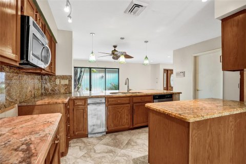 Villa ou maison à vendre à Jupiter, Floride: 2 chambres, 186.64 m2 № 2010289 - photo 19