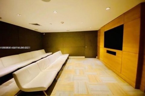 Купить кондоминиум в Майами, Флорида 1 спальня, 71.91м2, № 2049131 - фото 16