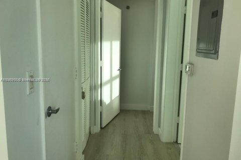 Купить кондоминиум в Майами, Флорида 1 спальня, 71.91м2, № 2049131 - фото 5