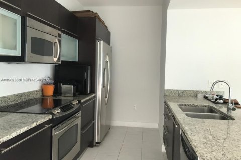 Купить кондоминиум в Майами, Флорида 1 спальня, 71.91м2, № 2049131 - фото 4