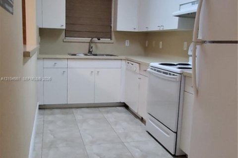 Copropriété à vendre à Miami, Floride: 2 chambres, 99.13 m2 № 2412486 - photo 5