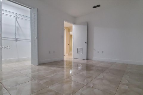 Copropriété à vendre à Miami, Floride: 2 chambres, 99.13 m2 № 2412486 - photo 9