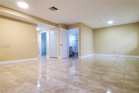 Copropriété à vendre à Miami, Floride: 2 chambres, 99.13 m2 № 2412486 - photo 2