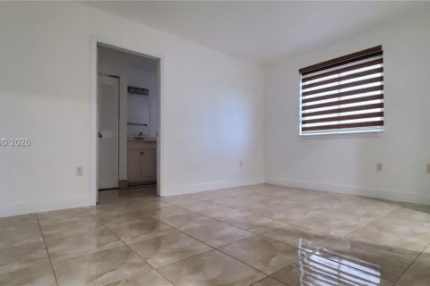 Copropriété à vendre à Miami, Floride: 2 chambres, 99.13 m2 № 2412486 - photo 8