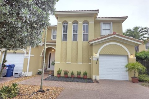 Adosado en Miami, Florida 3 dormitorios, 179.21 m2 № 2152744