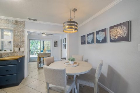 House in Sarasota, Florida 4 bedrooms, 142.51 sq.m. № 2422651 - photo 15