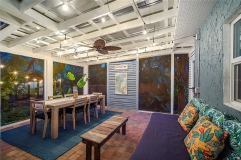 House in Sarasota, Florida 4 bedrooms, 142.51 sq.m. № 2422651 - photo 5