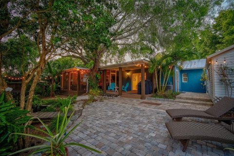 House in Sarasota, Florida 4 bedrooms, 142.51 sq.m. № 2422651 - photo 7