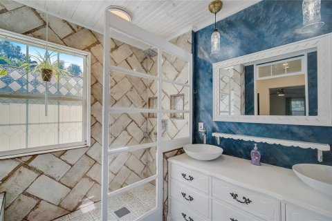 House in Sarasota, Florida 4 bedrooms, 142.51 sq.m. № 2422651 - photo 29