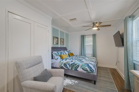 House in Sarasota, Florida 4 bedrooms, 142.51 sq.m. № 2422651 - photo 25