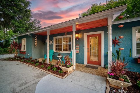House in Sarasota, Florida 4 bedrooms, 142.51 sq.m. № 2422651