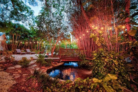 House in Sarasota, Florida 4 bedrooms, 142.51 sq.m. № 2422651 - photo 10