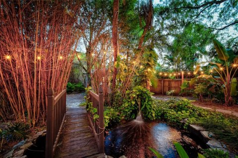 House in Sarasota, Florida 4 bedrooms, 142.51 sq.m. № 2422651 - photo 9