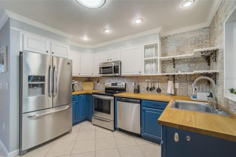House in Sarasota, Florida 4 bedrooms, 142.51 sq.m. № 2422651 - photo 12