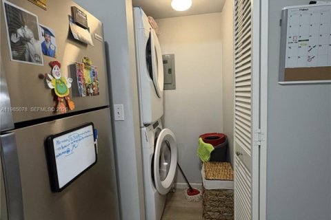 Condo in Greenacres, Florida, 1 bedroom  № 2050861 - photo 13