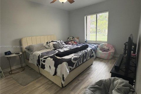 Condo in Greenacres, Florida, 1 bedroom  № 2050861 - photo 18