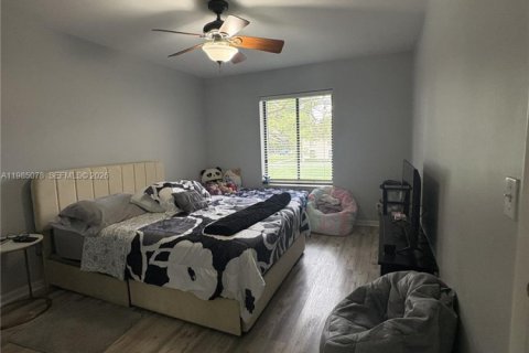 Condo in Greenacres, Florida, 1 bedroom  № 2050861 - photo 17