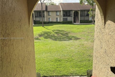 Condo in Greenacres, Florida, 1 bedroom  № 2050861 - photo 3