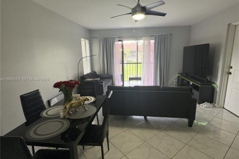 Condo in Greenacres, Florida, 1 bedroom  № 2050861 - photo 6