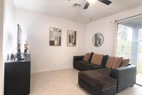 Townhouse in Lake Worth, Florida 3 bedrooms, 144.83 sq.m. № 2259683 - photo 9