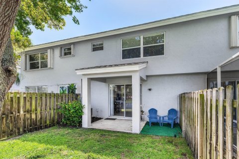 Townhouse in Lake Worth, Florida 3 bedrooms, 144.83 sq.m. № 2259683 - photo 19