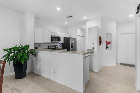 Townhouse in Lake Worth, Florida 3 bedrooms, 144.83 sq.m. № 2259683 - photo 15